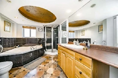 Spacious 2 Bedroom   Den Suite  with Private Entrance