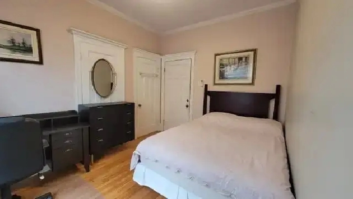 Furnished room for students or young professionals //Outremont