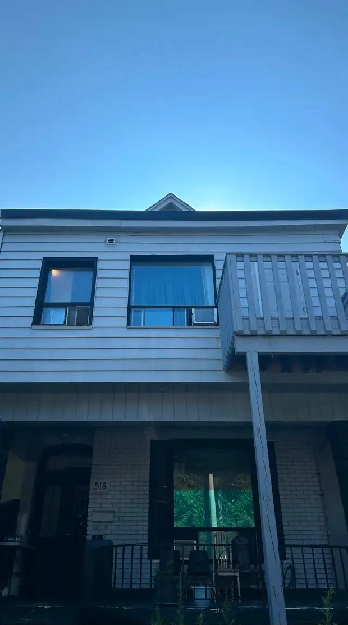 Downtown! Best deal!Very Bright!  One Bedroom Rent