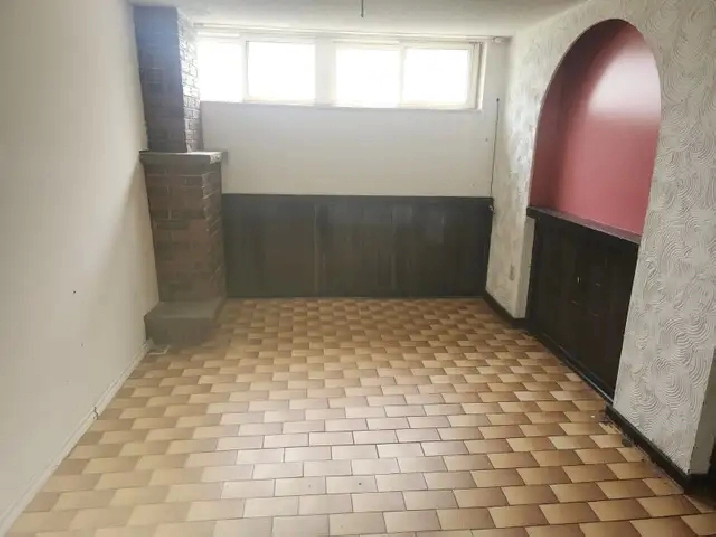 Beautiful Private Room for Rent in North York - $700