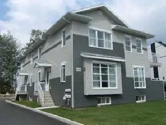 Grand 8 1/2, 4 Chambres, Charlesbourg, Québec