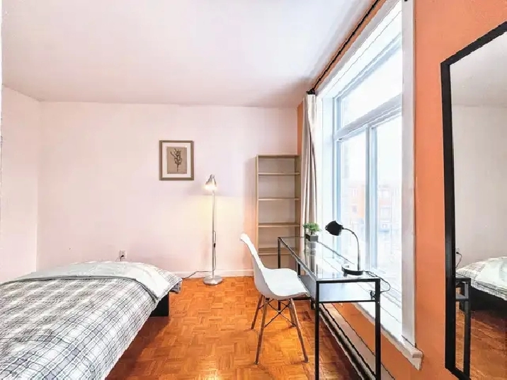 BEST Offer. GREAT Area. Clean, Safe! FREE Utilities. Comfy Room!