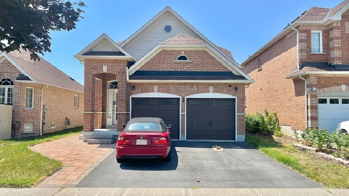 Whitby House For Rent, 4 Bedrooms, 3 Baths, Finished Basement