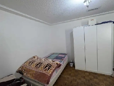 ROOM FOR RENT AT MARKHAM AND FINCH