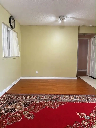 Nice, large condo 2 2 den, Sept 1, all in, Burnhamthorpe & Hwy10