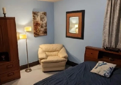 Beautiful & Spacious Room Available Now!