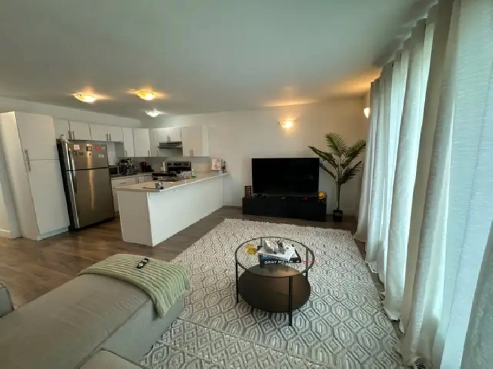 3Bed 1Bath Upper Duplex Unit For Rent In Talbot - Grey Area