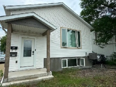 2Bed 1Bath Lower Duplex Suite For Rent In Talbot - Grey