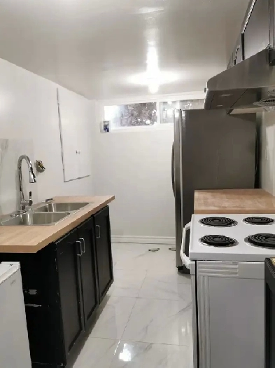 2-Bedroom Ground-Level Apartment in Detached House
