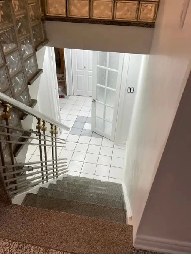 2BEDROOMS WALKOUT BASEMENT FOR RENT IN MALTON