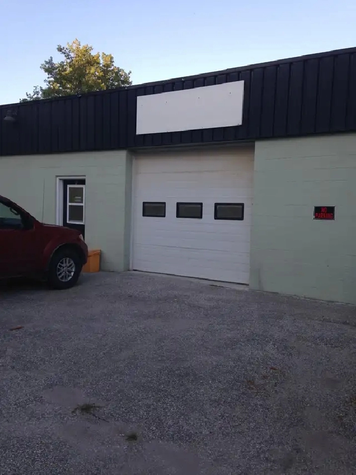 Commercial Unit Located Just a Few KLM’S from Downtown Barrie