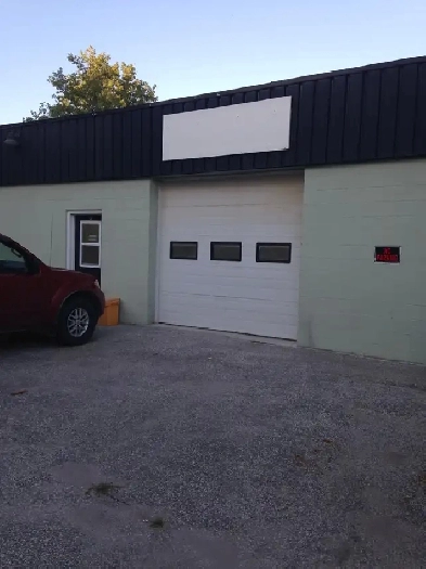 Commercial Unit Located Just a Few KLM’S from Downtown Barrie