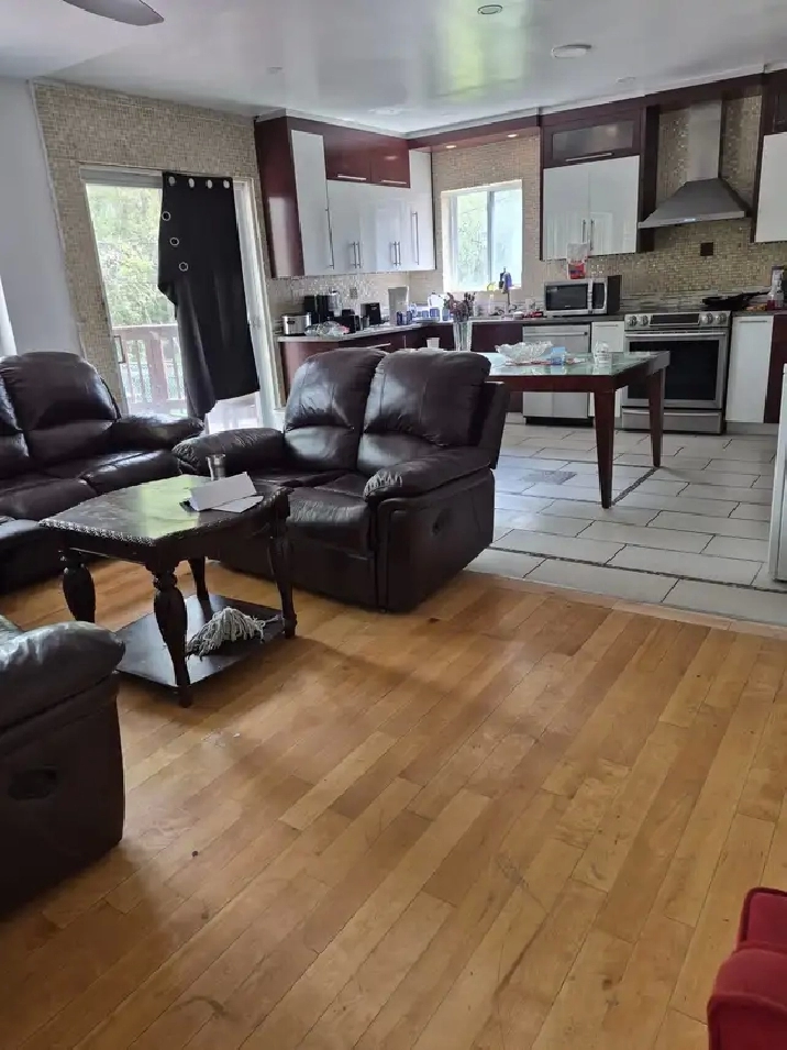 WOMEN-ONLY SHARED APARTMENT - PRIVATE ROOMS AVAILABLE