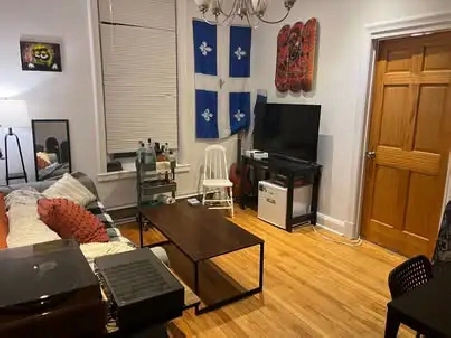 Student Building - 3 Bedrooms 2 Bathrooms