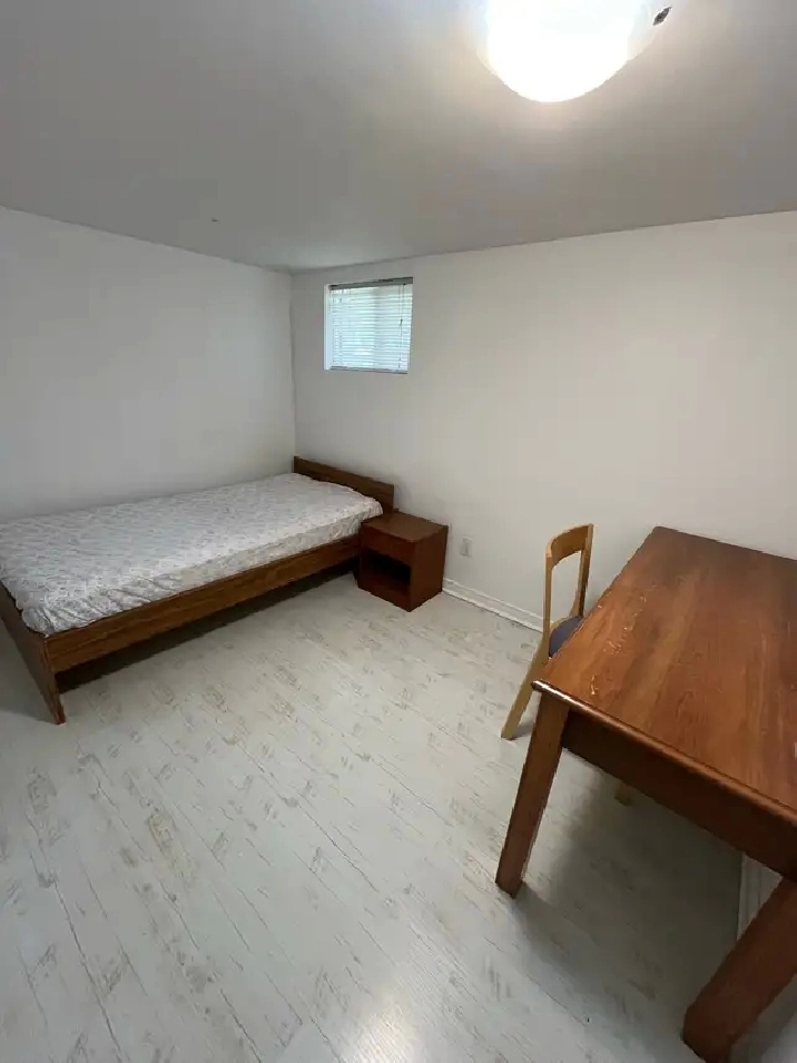 One room for rent