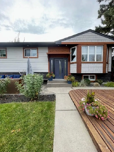 AVAILABLE TODAY!  LOWER LEVEL SOUTHWOOD - UTILITIES INCLUDED