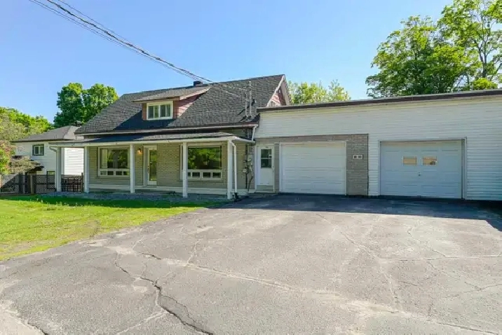 Duplex avec garage double au bord de leau
