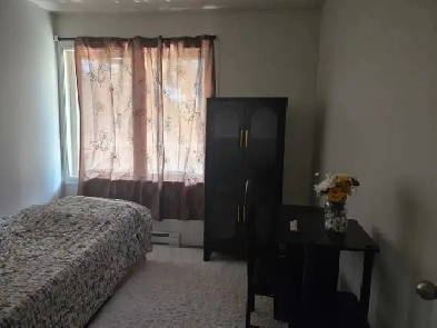 Chambre à louer contactez seulement le numéro dans la descriptio