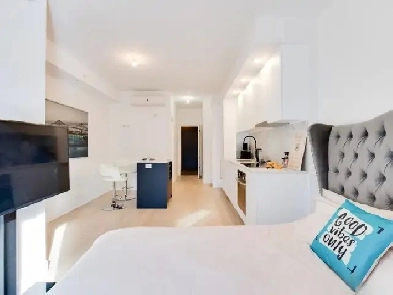 Studio Meublé Centre-Ville | Métro St-Laurent | Gym | 1er Sept