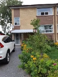 Full Semi-detached Two-storey House for Rent in Scarborough
