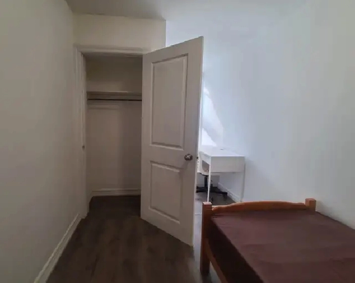 @Bloor, Ossington TTC, Room on 2nd Floor to Rent-2Min TTC Subway