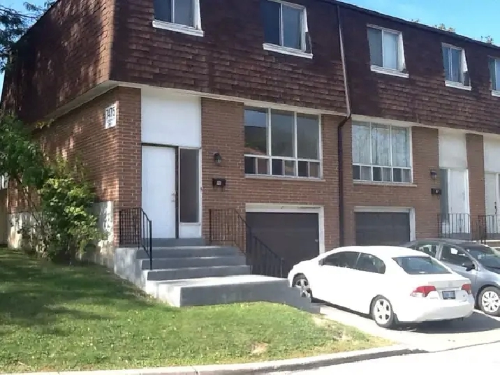 Townhouse for rent available now