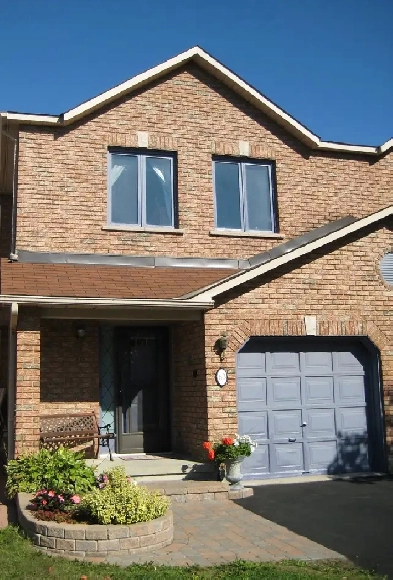 Algonquin College/centrepointe 5 bedroom/4 bath townhouse