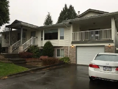 Spacious 4-Bedroom View Home Near Mill Lake – Available August 1