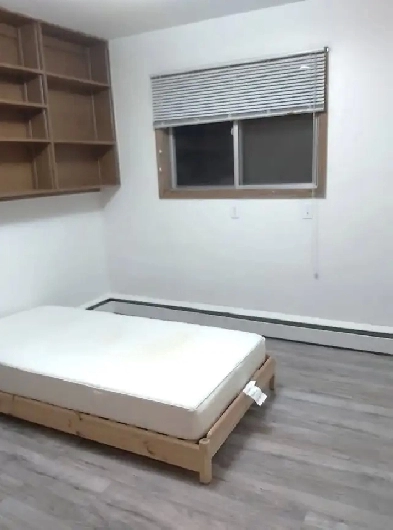 2 rooms available, $750 and $850, from Sep.