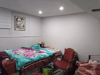 Spacious Room available on sharing