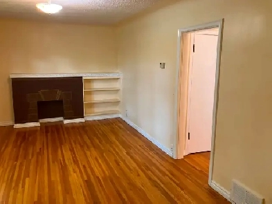 3Bed/1Bath-MainFloor-BonnieDoonArea-Wi-Fi/All Utilities Included