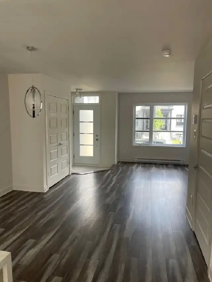 Townhouse for rent in Vaudreuil Dorion