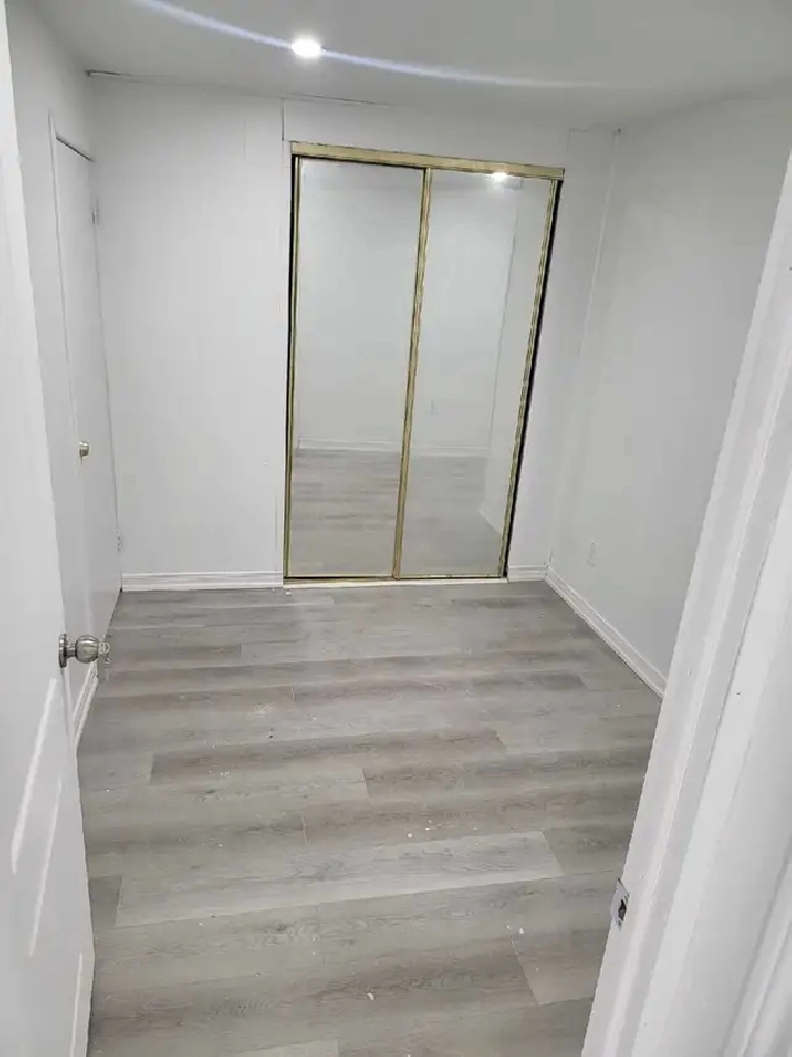 3bed hall kitchen 2 washroom basement unit for rent clarkson