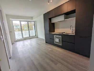 1 den, 2 bath $2,200/mth-6 David Eyer Rd