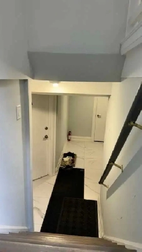 Beautiful 1 bedroom apt steps to Lawrence west subway station