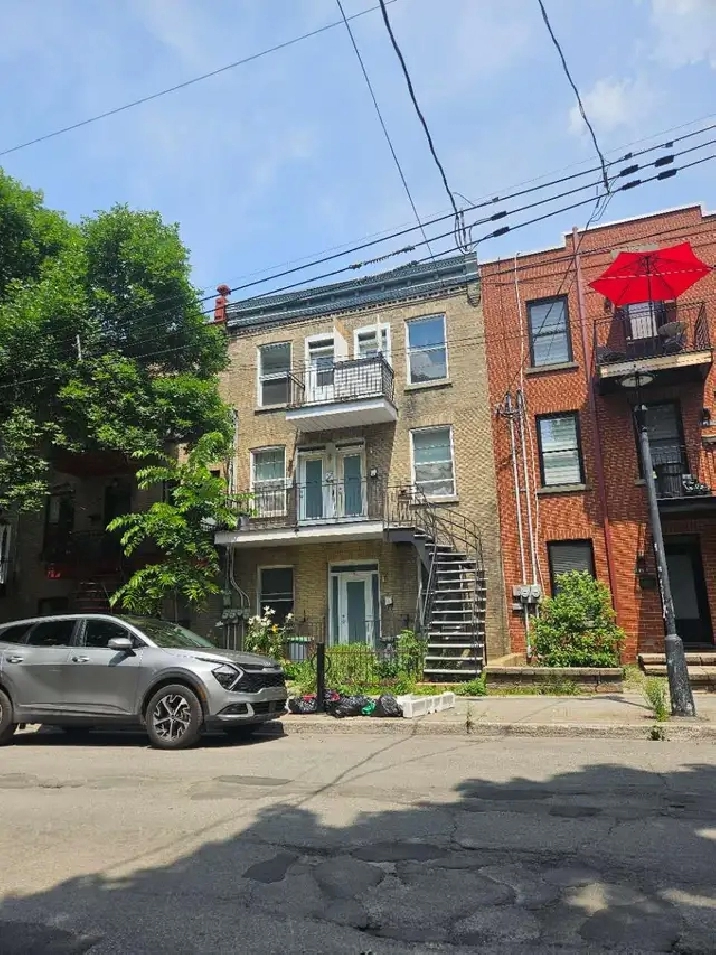 3 ½ pres metro joliette , 920$