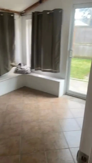 Room For Rent.