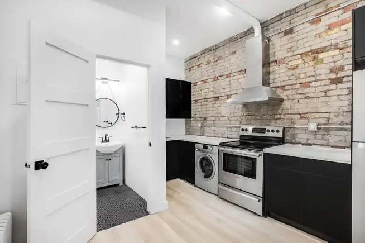 UPPER BEACHES LOFT STYLE APARTMENT
