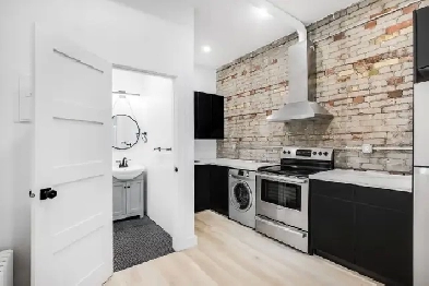 UPPER BEACHES LOFT STYLE APARTMENT
