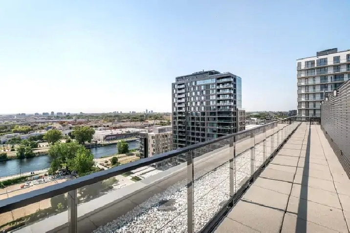Parfait condo 2 cac avec balcon! Garage!