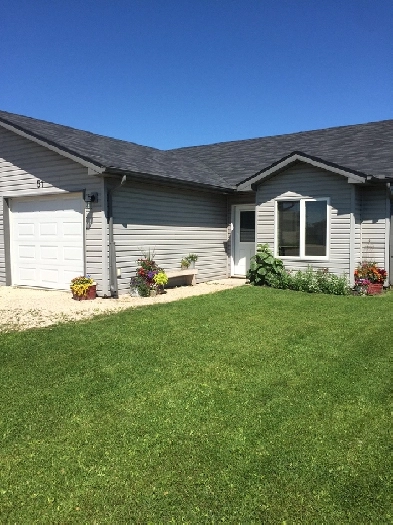 SPACIOUS 3 bed 1 bath House - With Yard!
