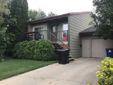 Townhouse for rent in Lakeview