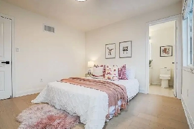 Affordable room for rent in Richmond hill starts from 900