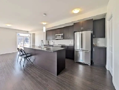 4 Bedroom Townhome/Garage/Basement/For Rent/Russell, ON/Ottawa
