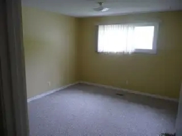 ROOMS FOR RENT - 5 Min Walk to UOFL - FEMALE STUDENT ONLY