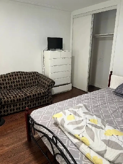 Gorgeous and Furnished Main Floor Room in Scarborough for Rent