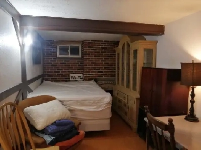 Aug 1, Large Bedroom QEW/Mississauga Rd, all included