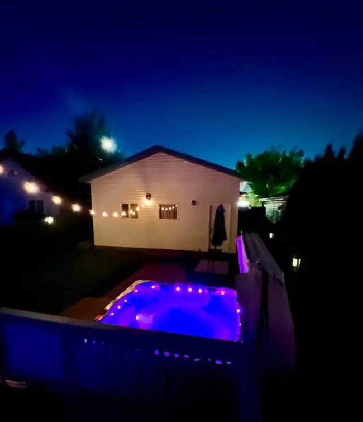 Furnished/Unfurnished Luxurious 3 Bed 2.5 Bath W/ AC Hot Tub