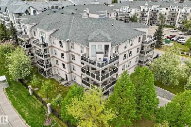 Amazing 2 bed, 2 bath, 3rd floor corner unit.