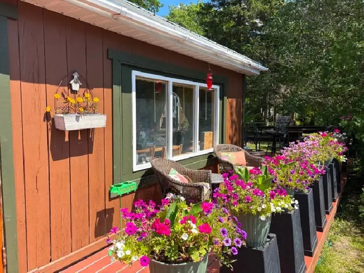 Waterfront cottage / camp for sale Upper Island Lake ON